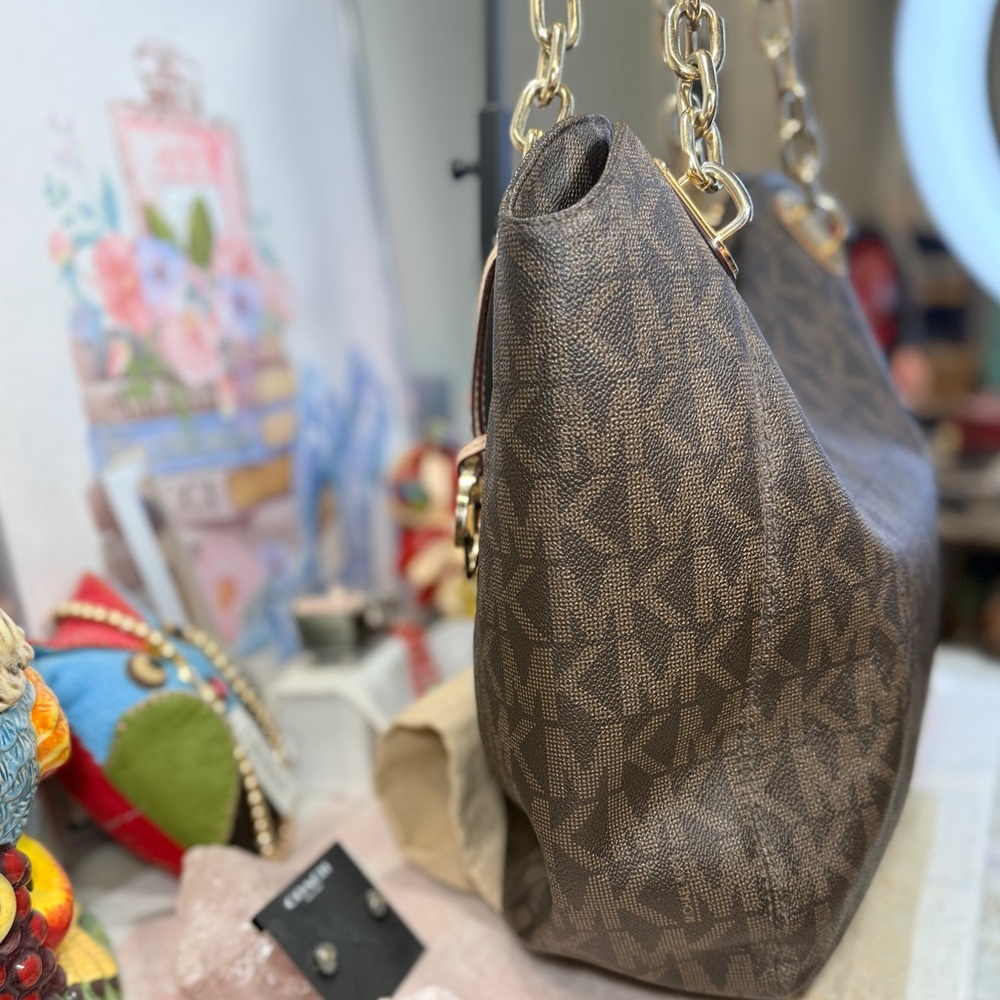 Michael Kors Lilly Large Tote Shoulder Bag - Picture 4 of 10